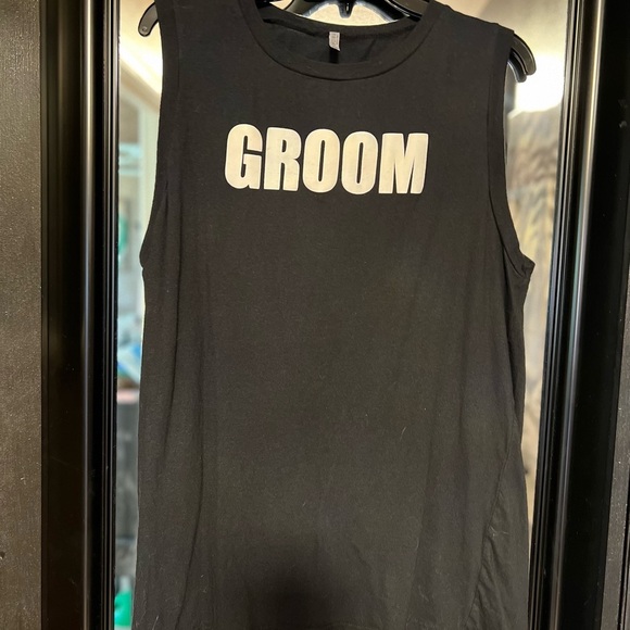 🔥3 for $25🔥 🖤🖤 NEW NEVER WORN MENS “GROOM” SLEEVELESS SHIRT SZ XL🖤🖤 - Picture 3 of 5